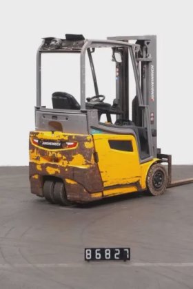 永恒力三轮前叉车