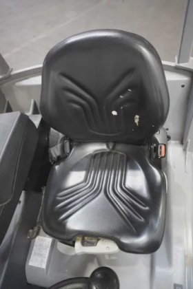 永恒力三轮前叉车