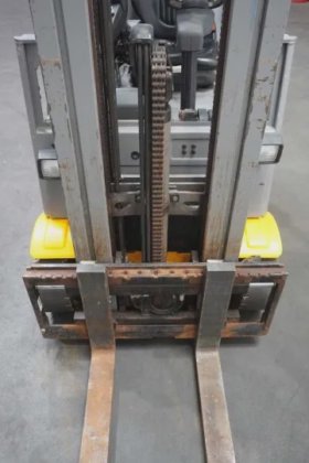 永恒力三轮前叉车