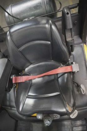 耶鲁四轮前装载机