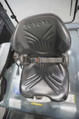 丰田四轮前装载机