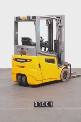 永恒力三轮前叉车