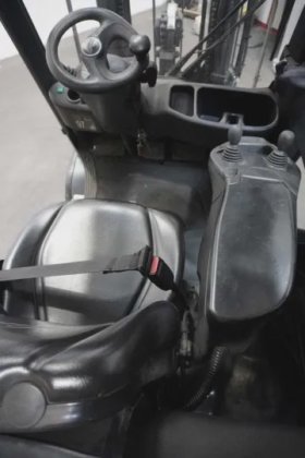 林德四轮前叉车