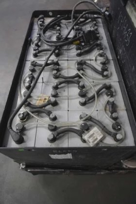 丰田高架窄通道堆垛机