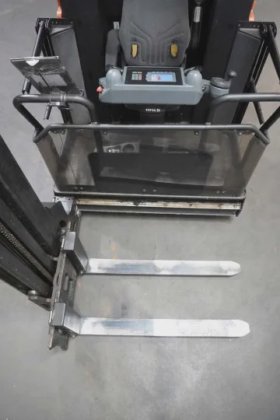 丰田高架窄通道堆垛机