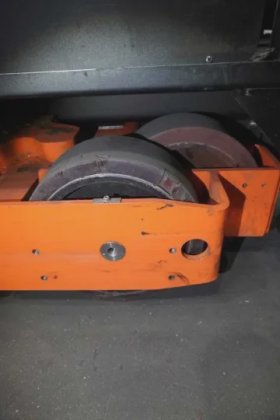 丰田高架窄通道堆垛机