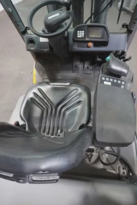 永恒力四轮前叉车