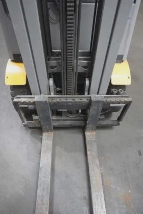 永恒力四轮前叉车