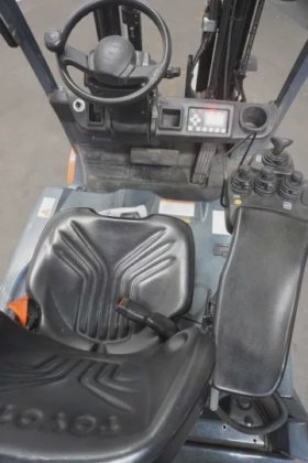 丰田三轮前装载机