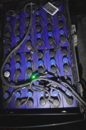 丰田三轮前装载机