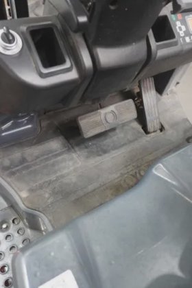 丰田三轮前装载机