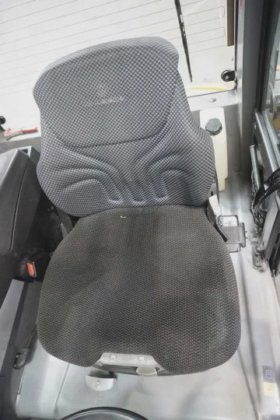 永恒力四轮前叉车