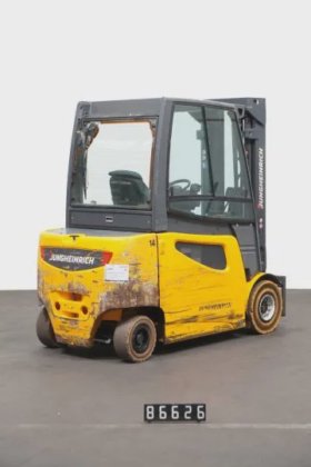 永恒力四轮前叉车