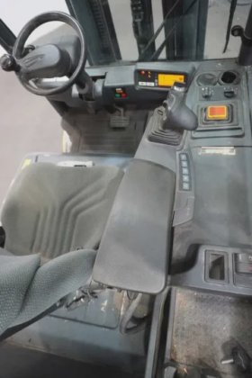 永恒力四轮前叉车