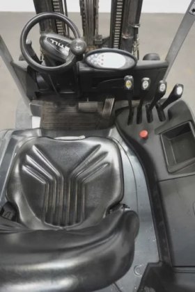 STILL 四轮前装载机