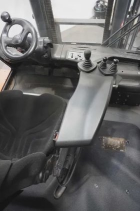 林德四轮前叉车