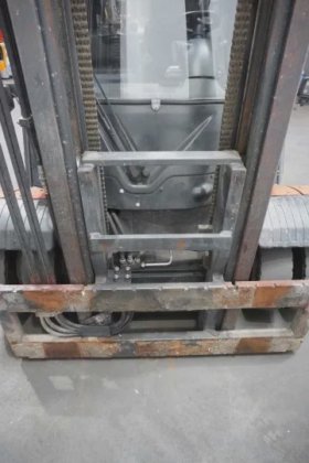 林德四轮前叉车