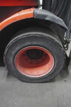 林德四轮前叉车