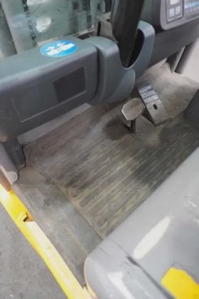 永恒力三轮前叉车