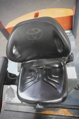 丰田四轮前装载机