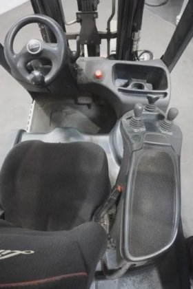 林德三轮前叉车