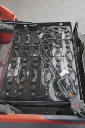 林德三轮前叉车