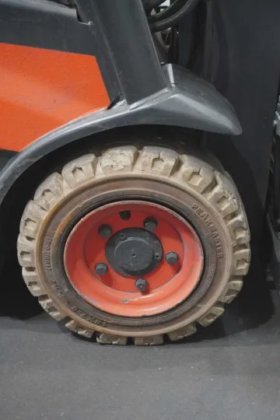 林德三轮前叉车