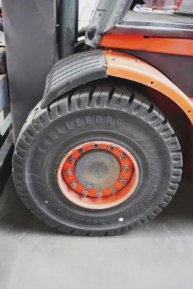 林德四轮前叉车