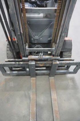 林德四轮前叉车