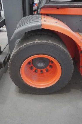 林德四轮前叉车