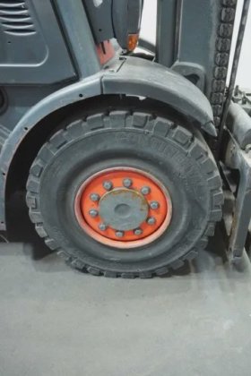 林德四轮前叉车