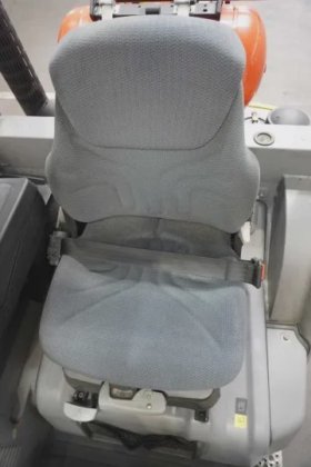 永恒力四轮前叉车