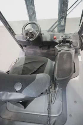 林德四轮前叉车