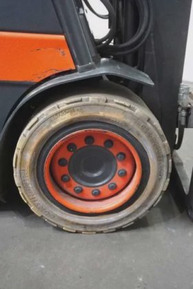 林德四轮前叉车