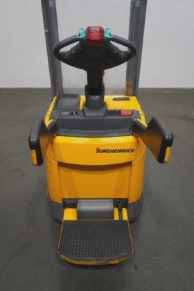 永恒力高举升卡车驾驶室