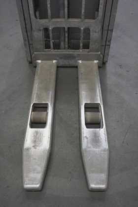 永恒力高举升卡车驾驶室