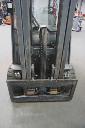 林德四轮前叉车