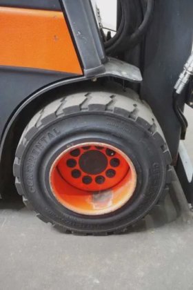 林德四轮前叉车