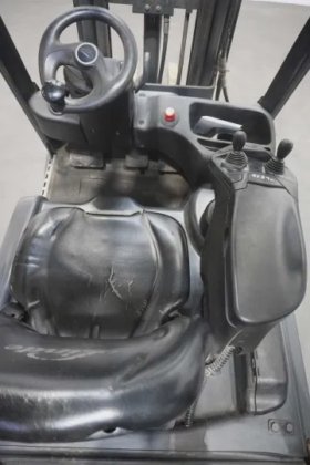 林德三轮前叉车