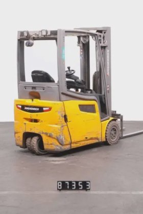 永恒力三轮前叉车