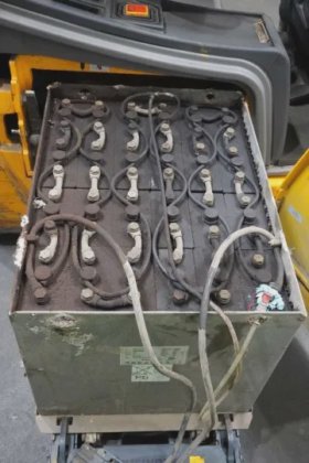 永恒力三轮前叉车