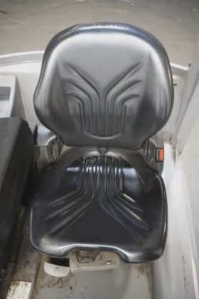 永恒力三轮前叉车