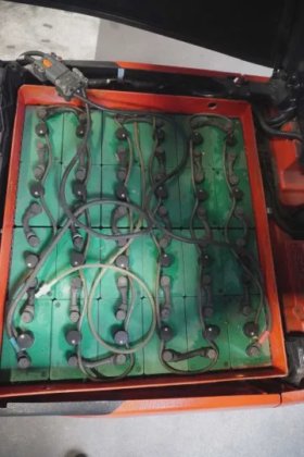 林德四轮前叉车