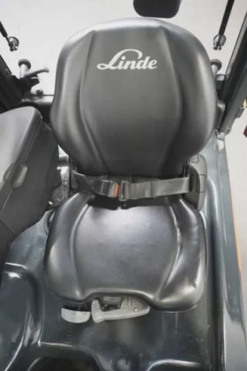 林德四轮前叉车