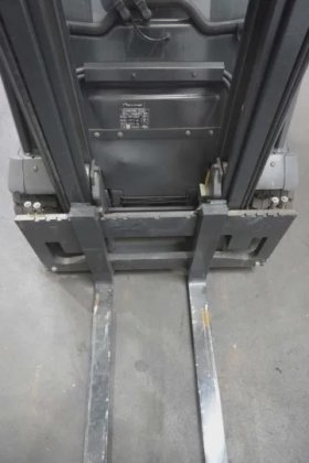 林德四轮前叉车