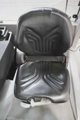 永恒力四轮前叉车