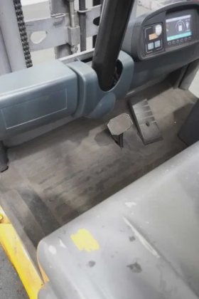 永恒力三轮前叉车