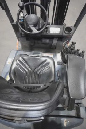 丰田三轮前装载机