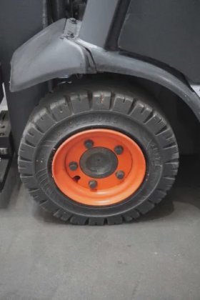 林德四轮前叉车