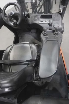 林德四轮前叉车